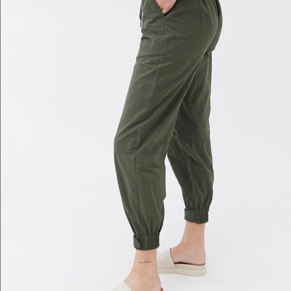NWT UO High Waisted paper bag jogger - Picture 2 of 8